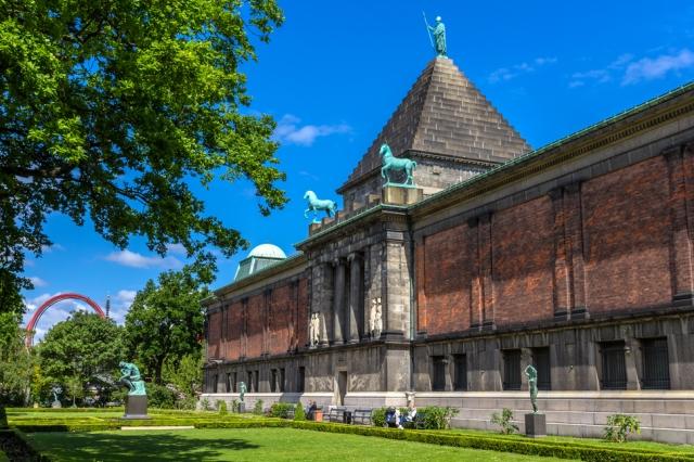 10-weird-tourist-attractions-in-europe