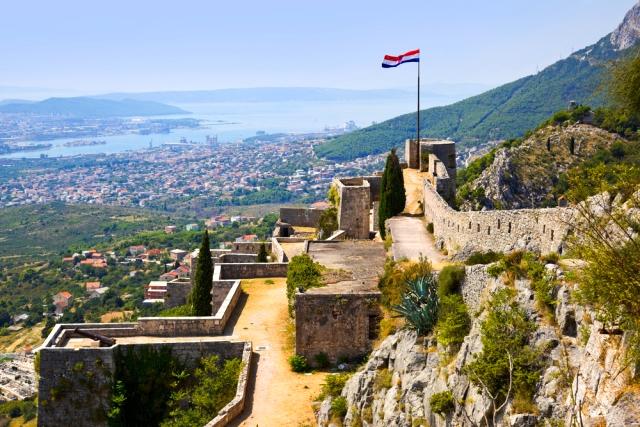 The walls of the Klis Fortress, location of Daenary's Fortress in GoT. 