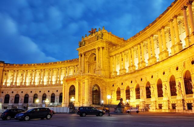 ViennaImperialPalaceRLR(resize)