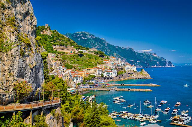 Best Coastal Towns in Italy: Amalfi Coast or Cinque Terre