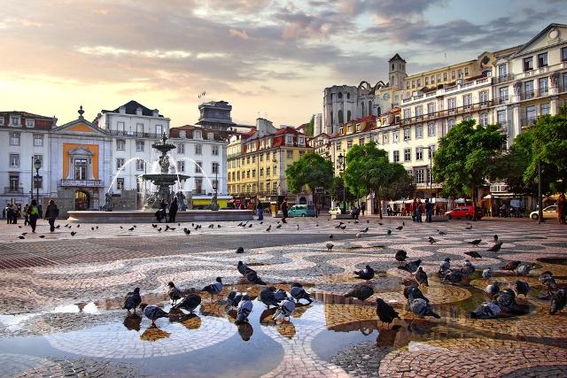 off-season-travel-tips-nightlife-weather-auto-europe