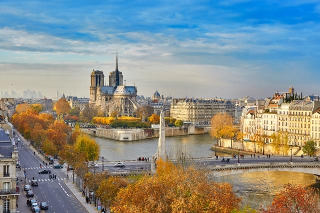 the-best-neighborhoods-to-stay-in-paris-4-th-arrondissement-auto-europe