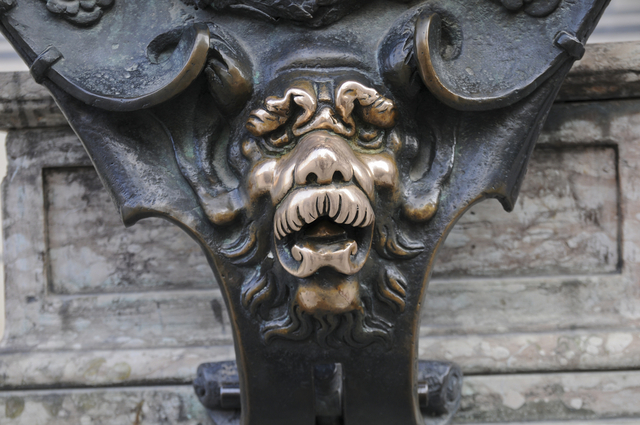 The Four Lions of the Residence