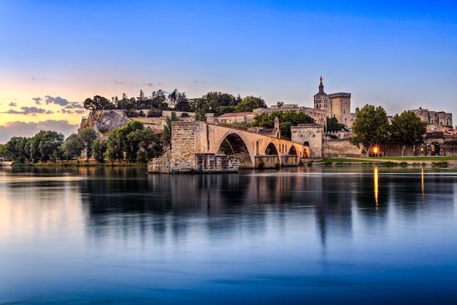 Avignon Travel Guide