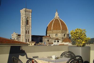 Things to Do in Florence: Savor an Apperitivo Alfresco